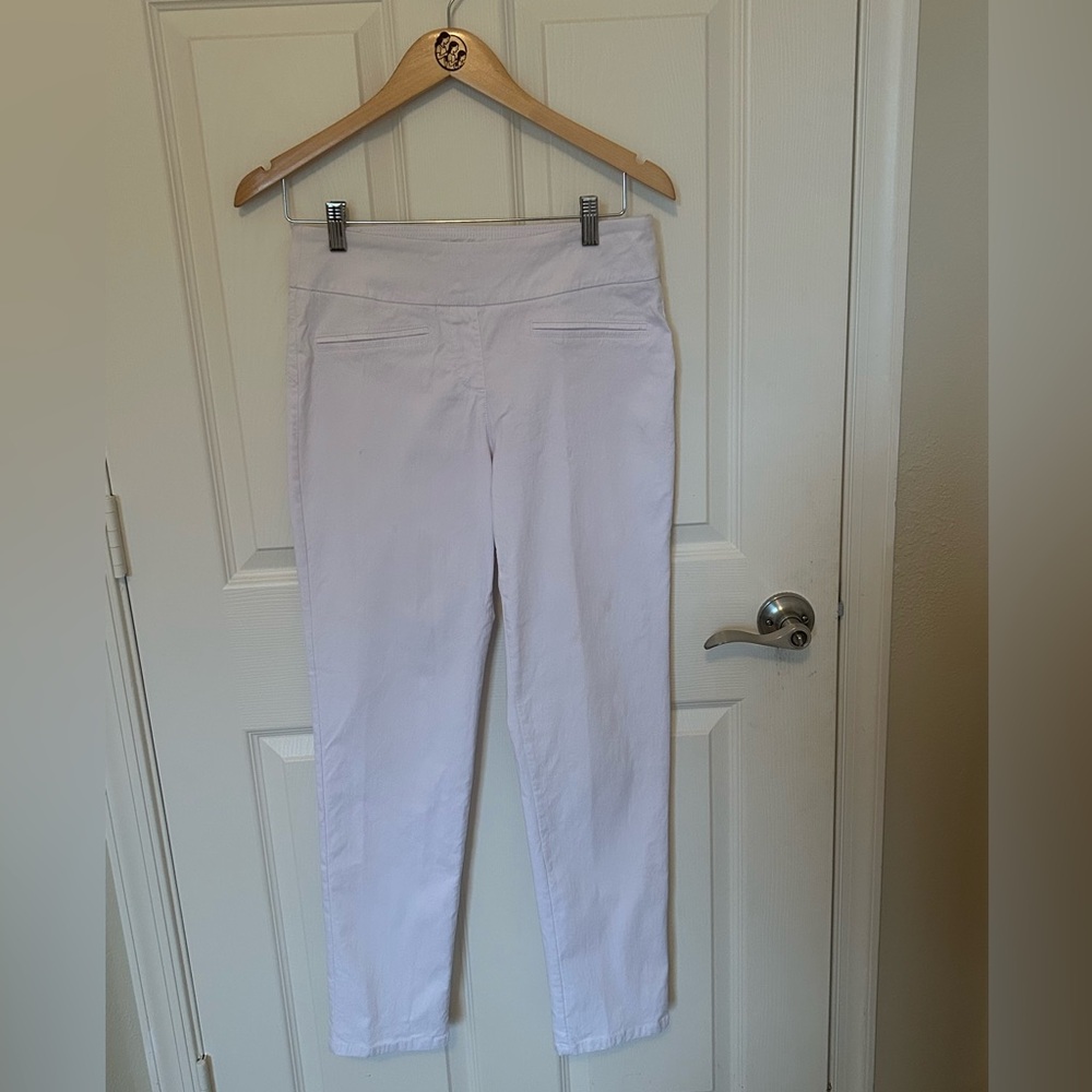 Women's Cropped Pants in White size 6